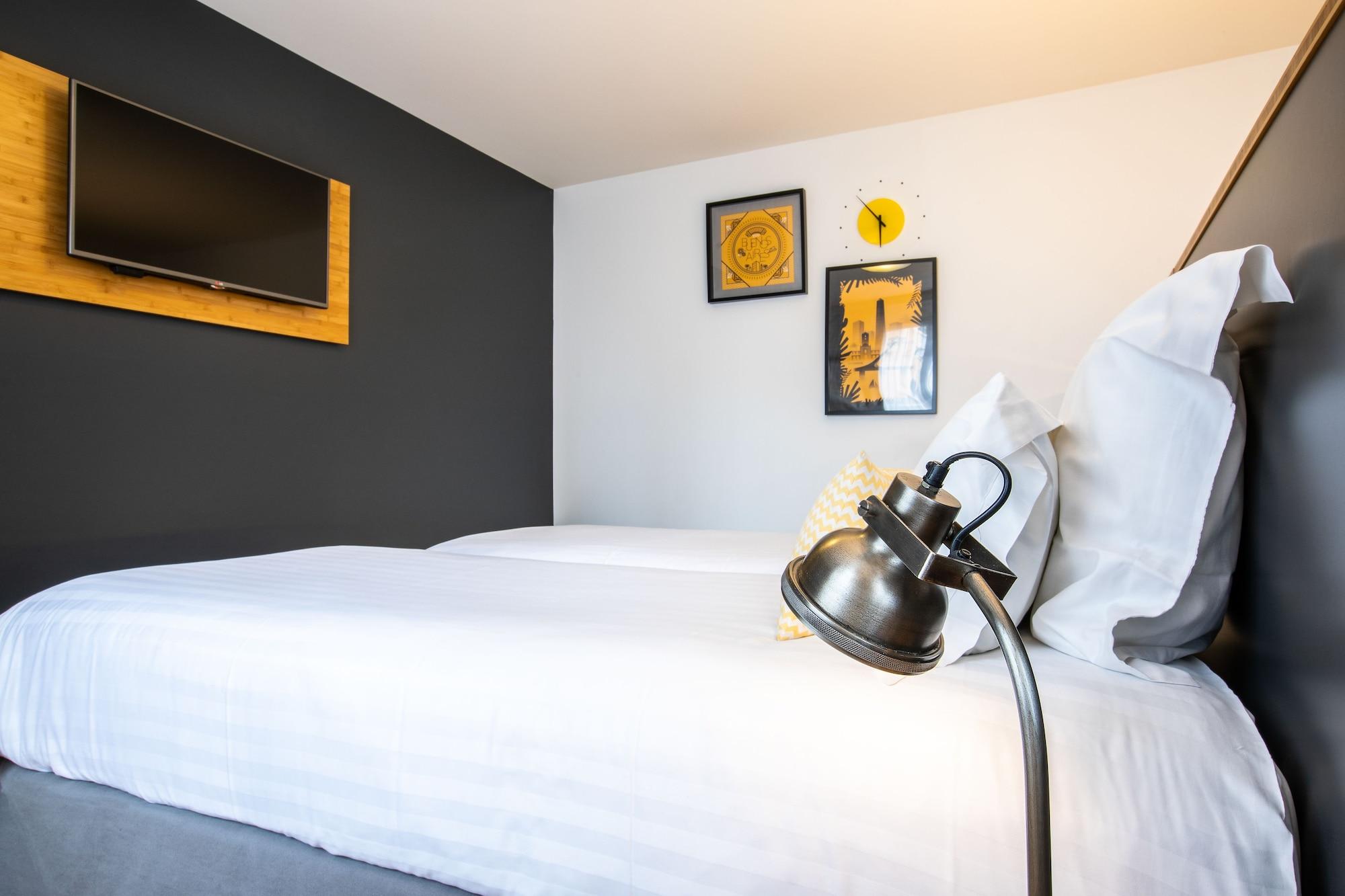 Best Western Plus Suitcase Paris La Defense Буа-Коломб Экстерьер фото