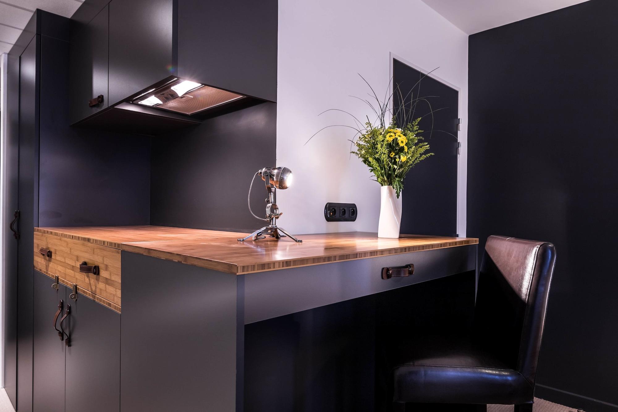 Best Western Plus Suitcase Paris La Defense Буа-Коломб Экстерьер фото