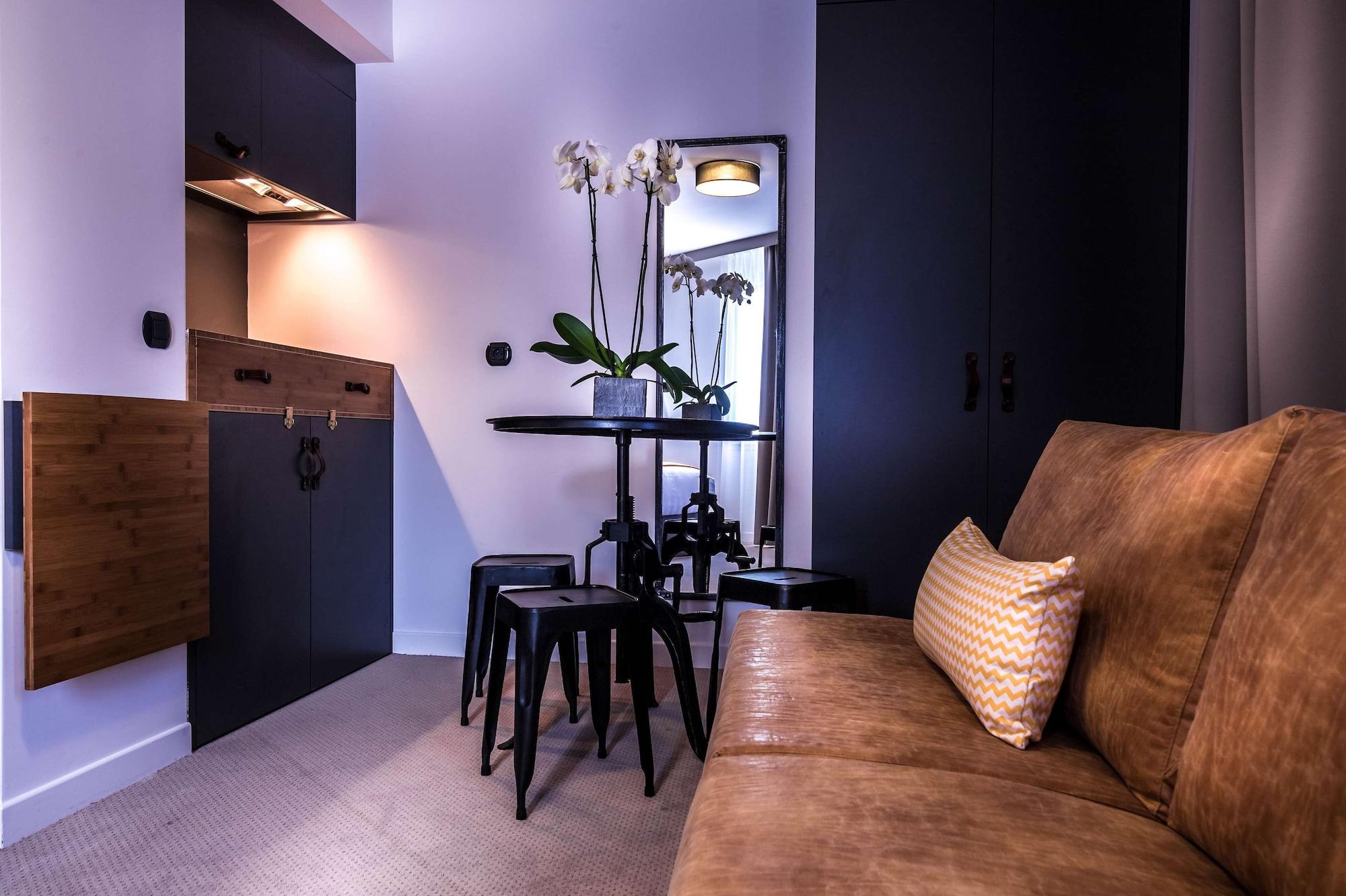 Best Western Plus Suitcase Paris La Defense Буа-Коломб Экстерьер фото