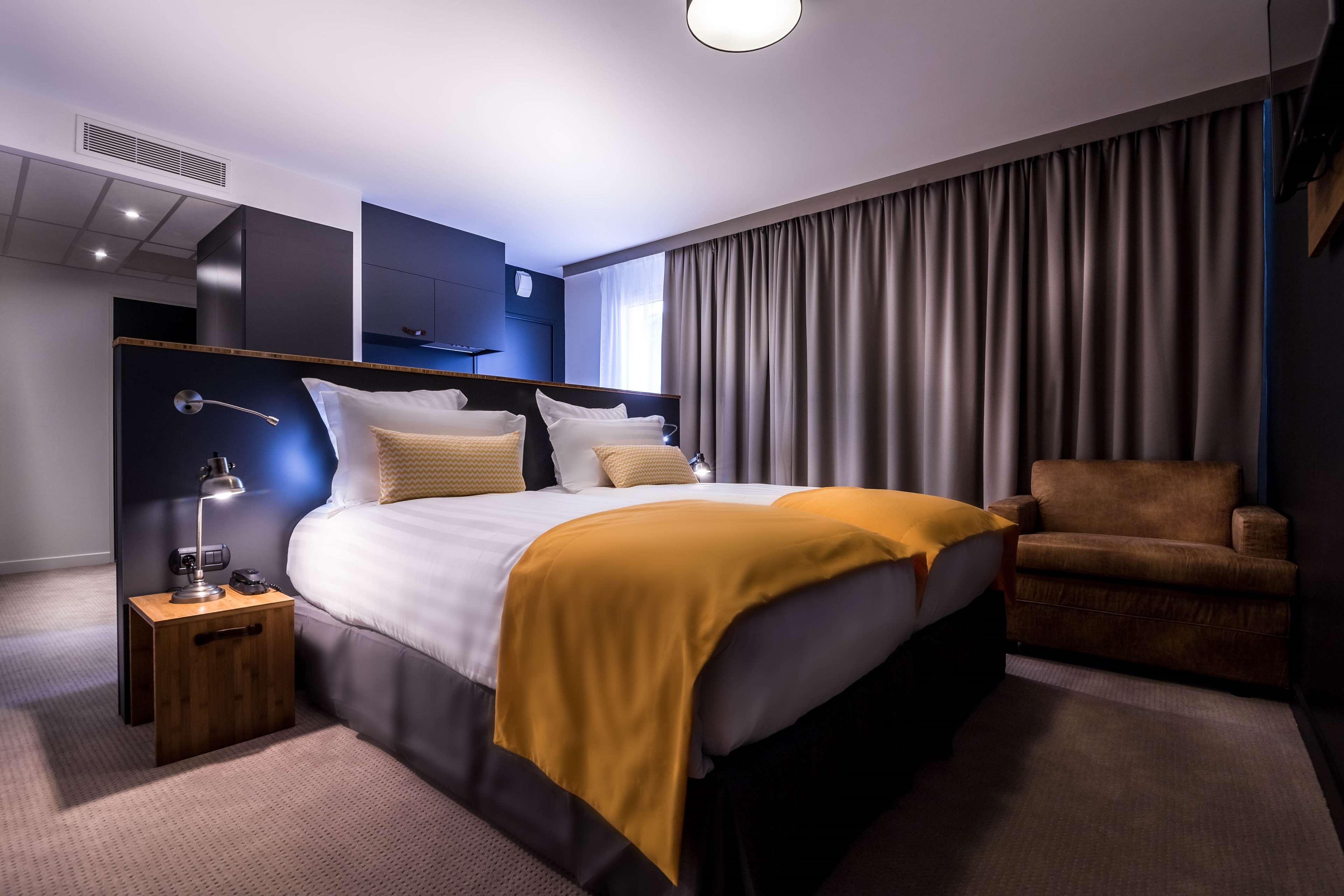 Best Western Plus Suitcase Paris La Defense Буа-Коломб Экстерьер фото