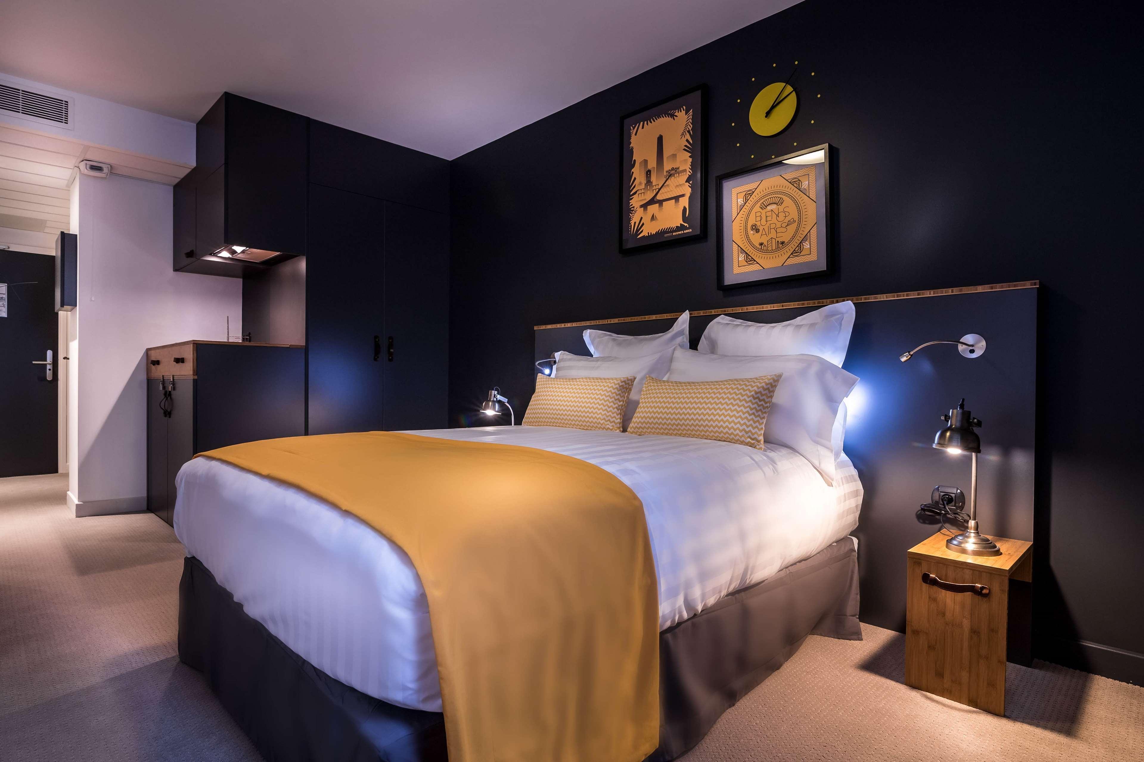 Best Western Plus Suitcase Paris La Defense Буа-Коломб Экстерьер фото