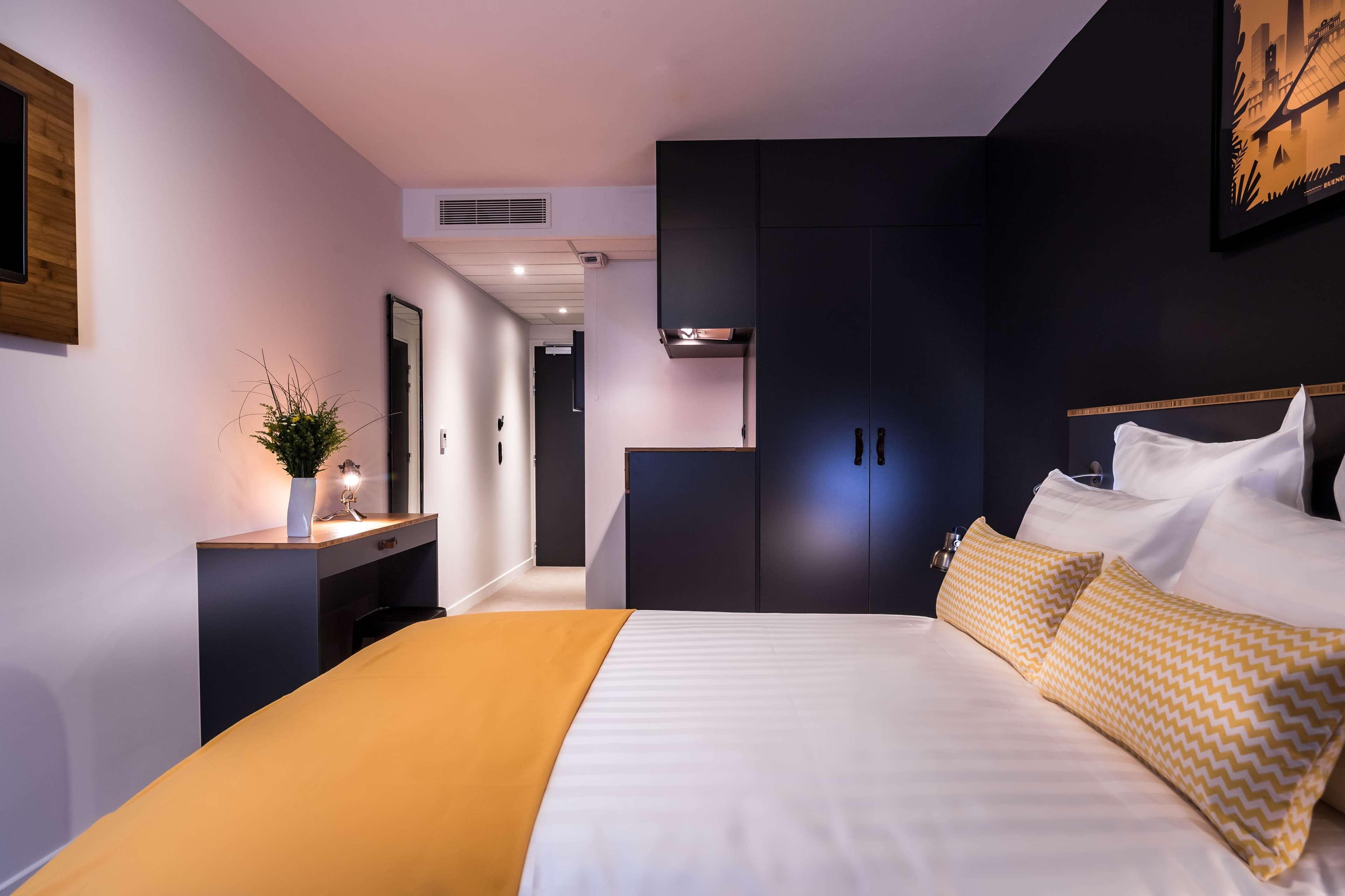 Best Western Plus Suitcase Paris La Defense Буа-Коломб Экстерьер фото