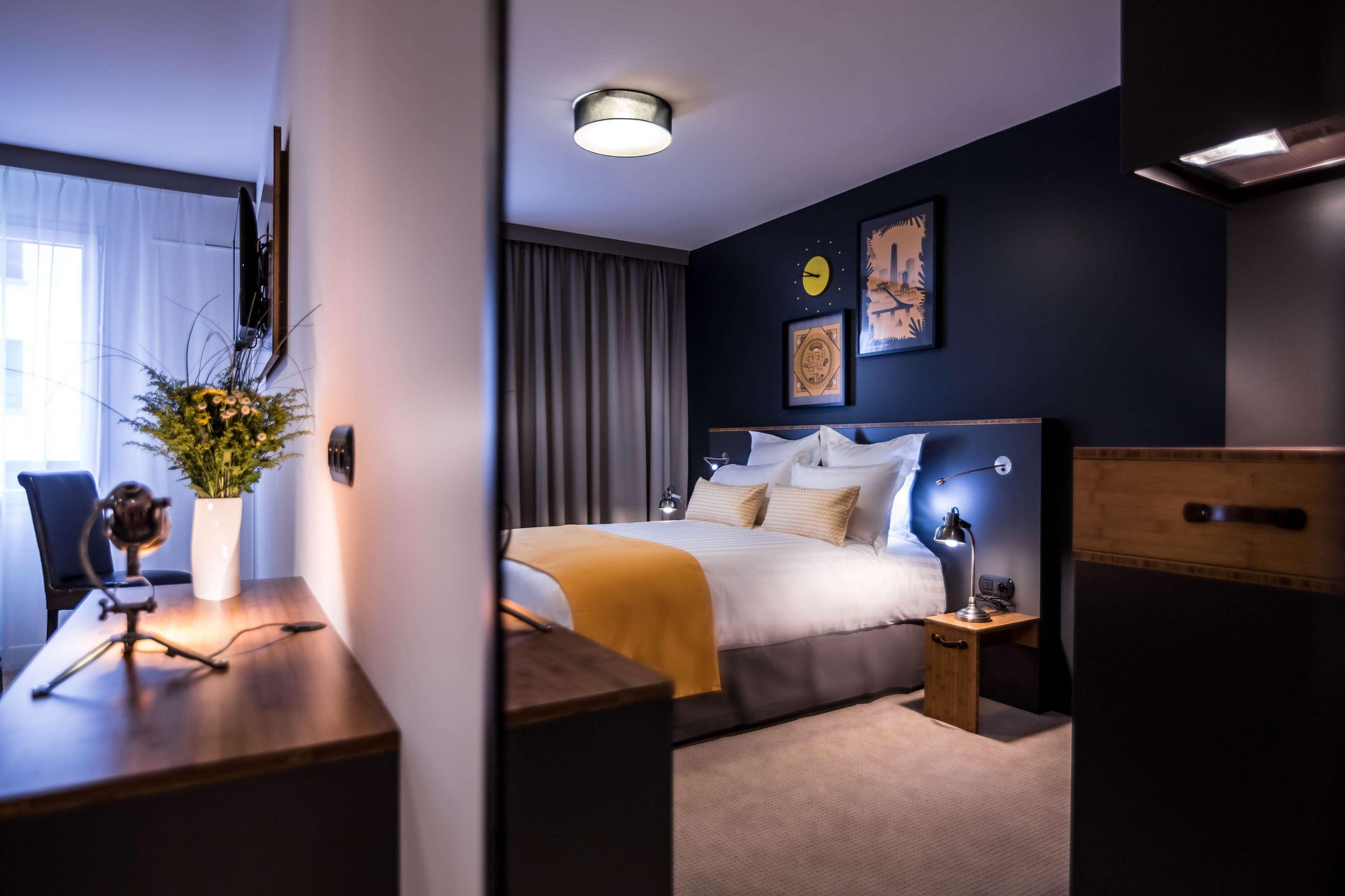 Best Western Plus Suitcase Paris La Defense Буа-Коломб Экстерьер фото