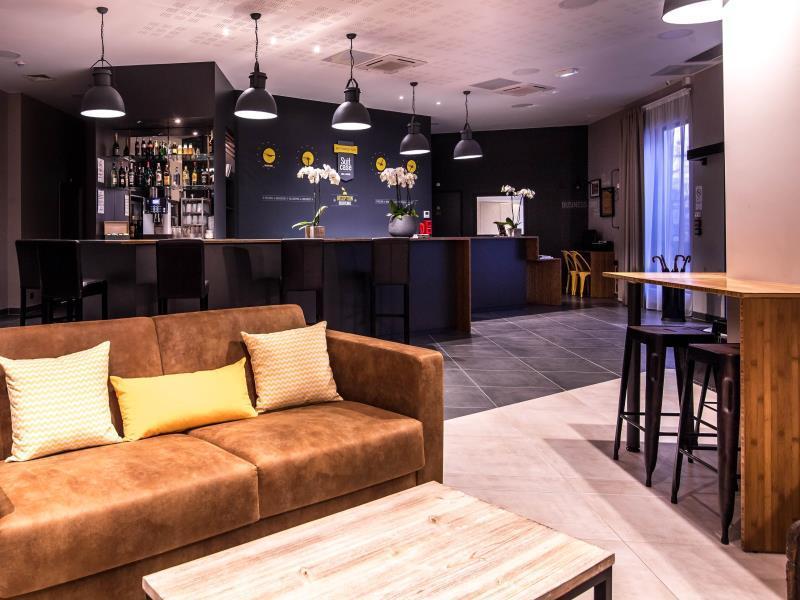 Best Western Plus Suitcase Paris La Defense Буа-Коломб Экстерьер фото