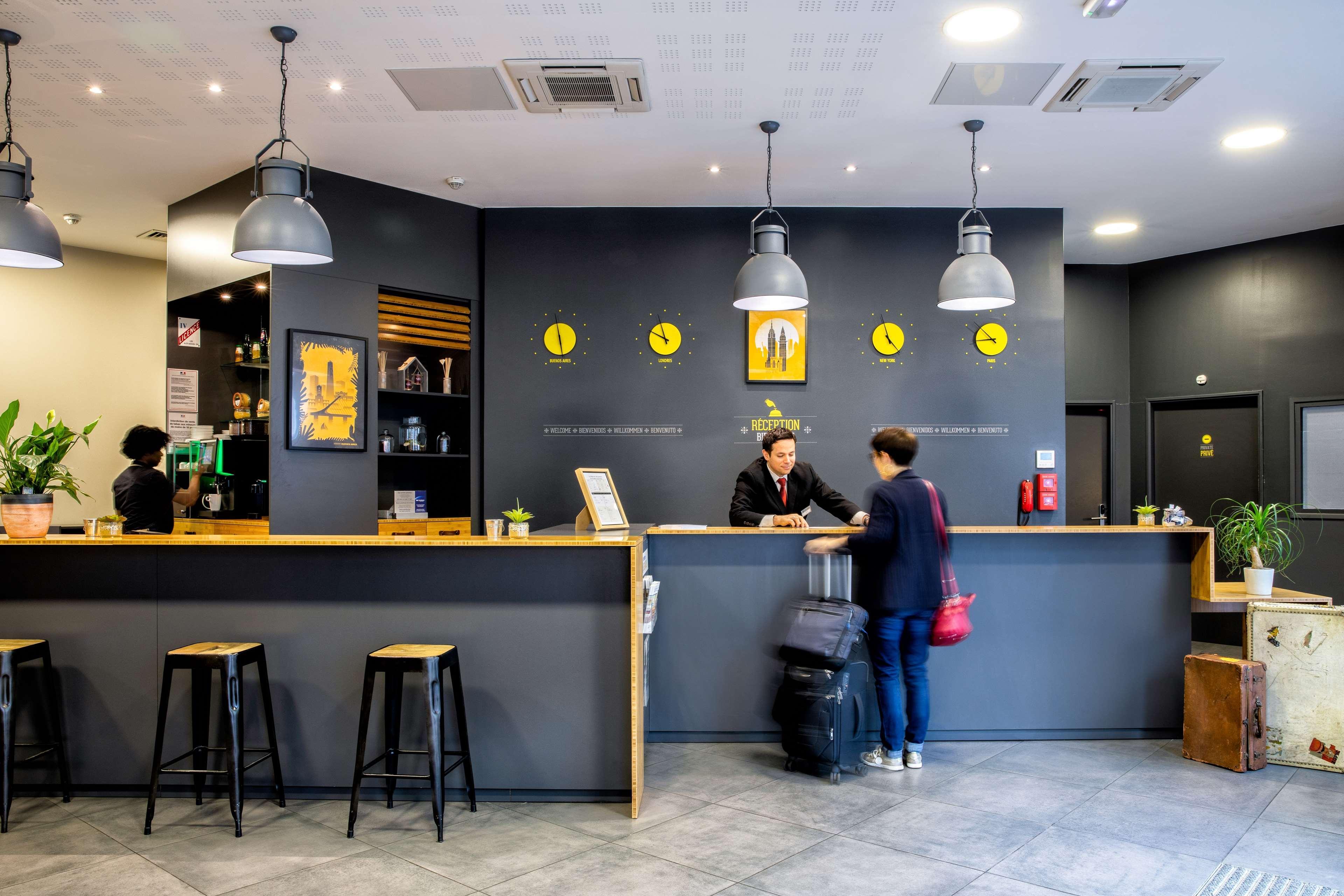 Best Western Plus Suitcase Paris La Defense Буа-Коломб Экстерьер фото